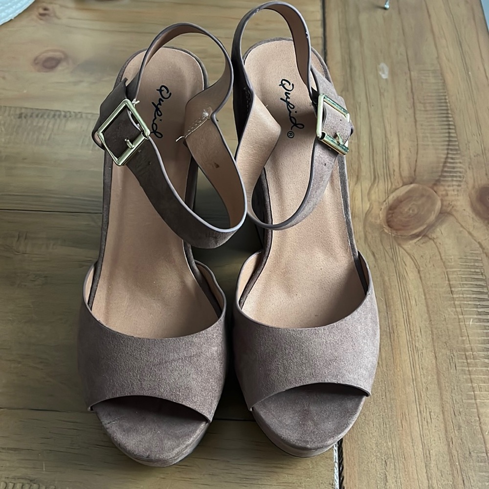 Like New! Brown Open Toe Platform Heels